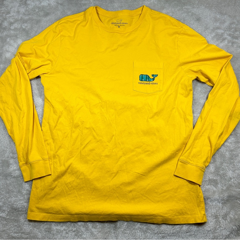 Vineyard Vines Whale T-Shirt Tee Long Sleeve Football Field Yellow Mens Medium